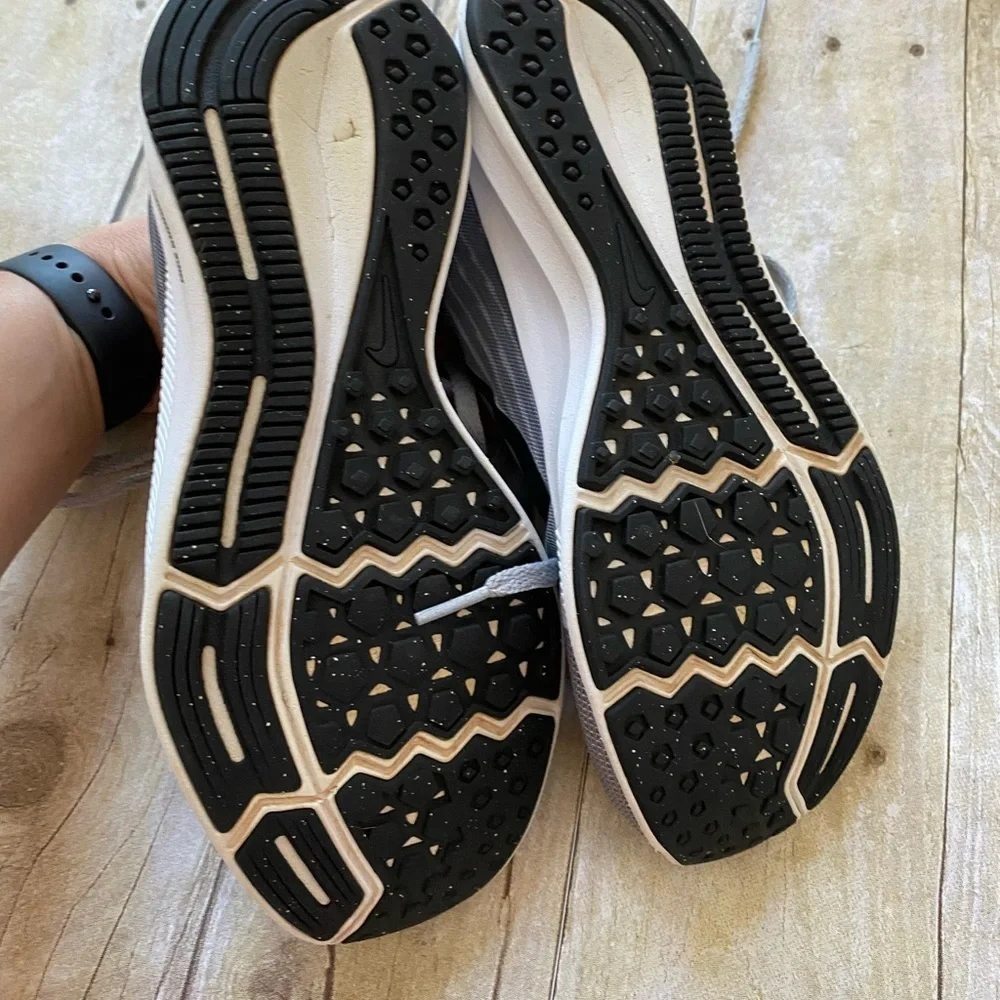 Nike Downshifter 8 Tennis Shoes